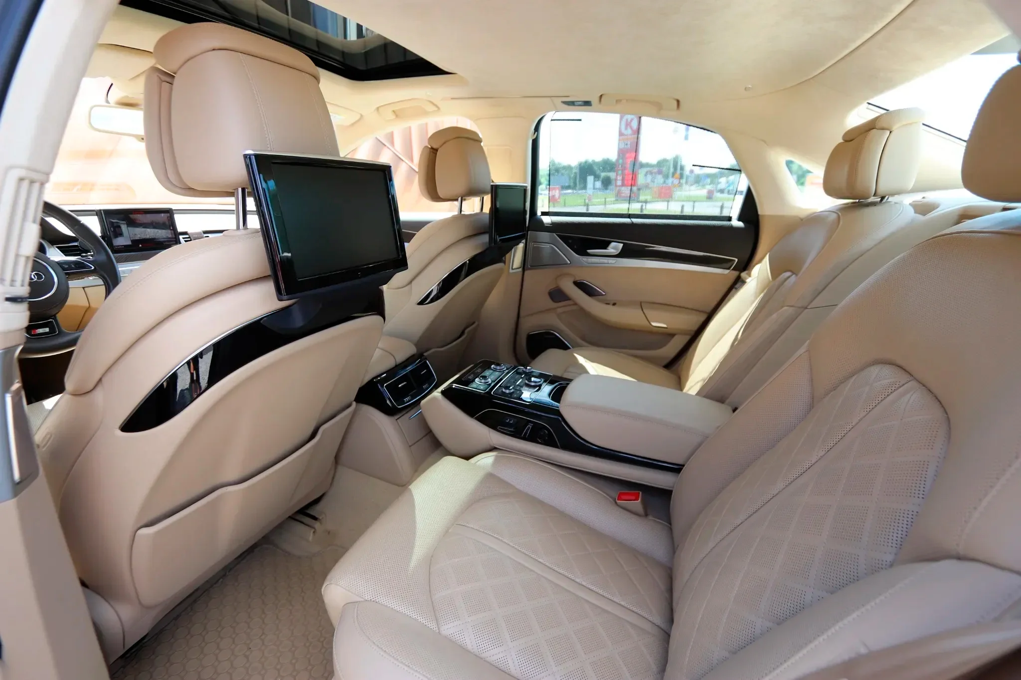 Аренда Audi S8